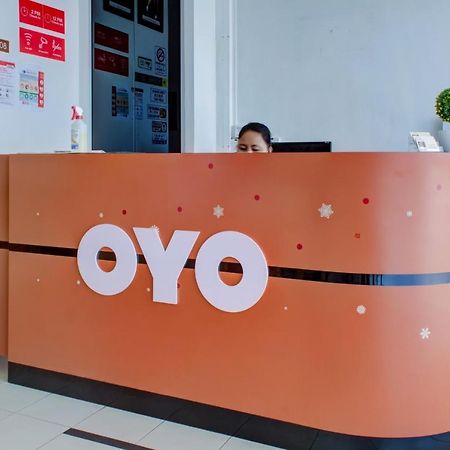 Oyo 89985 Js Hotel Johor Bahru Exterior foto