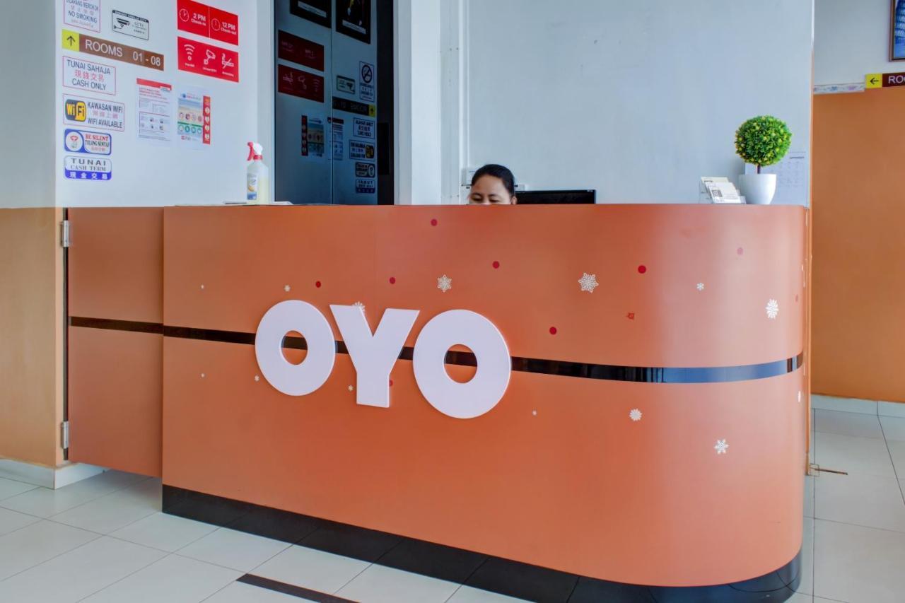 Oyo 89985 Js Hotel Johor Bahru Exterior foto