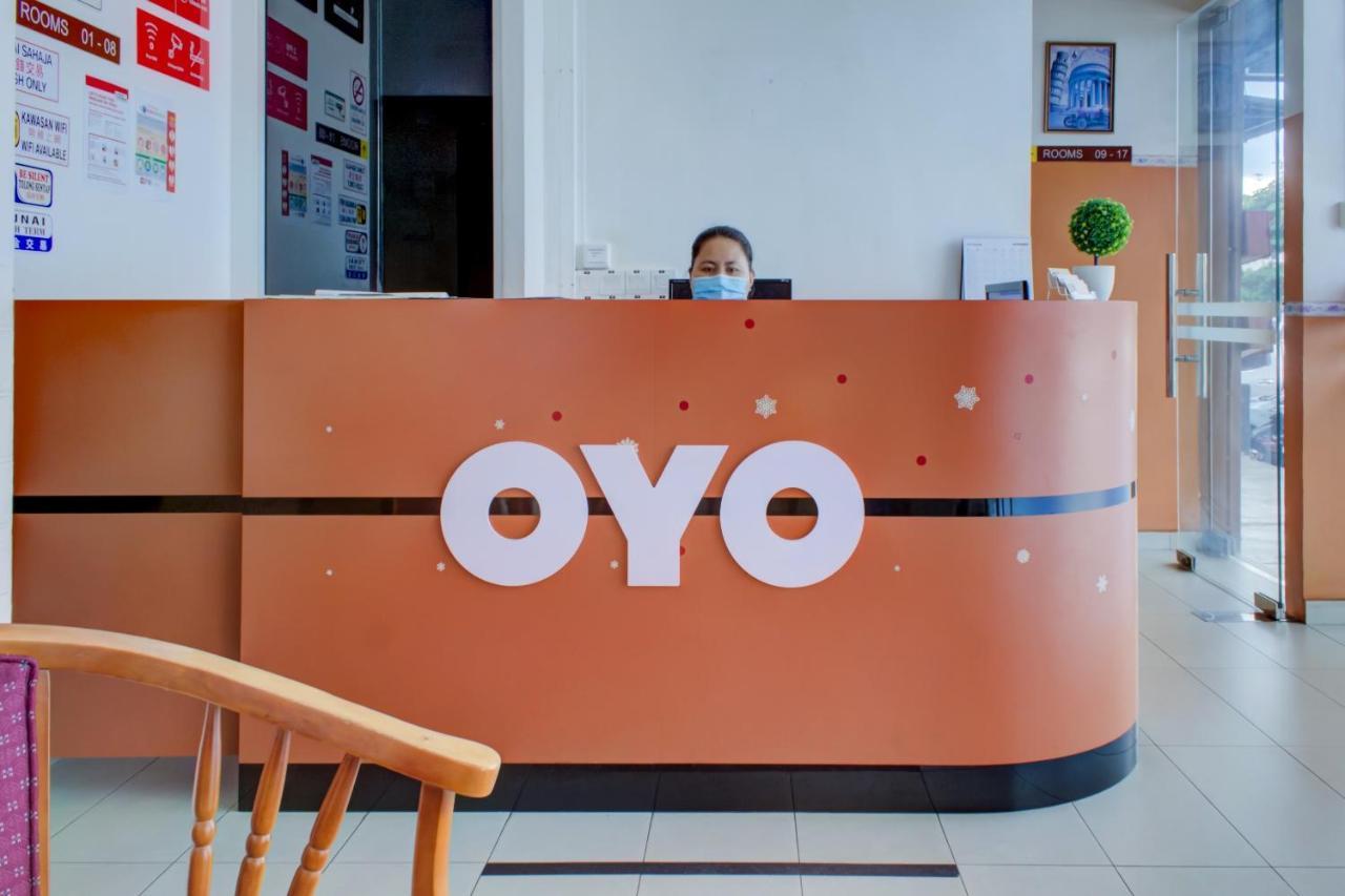 Oyo 89985 Js Hotel Johor Bahru Exterior foto